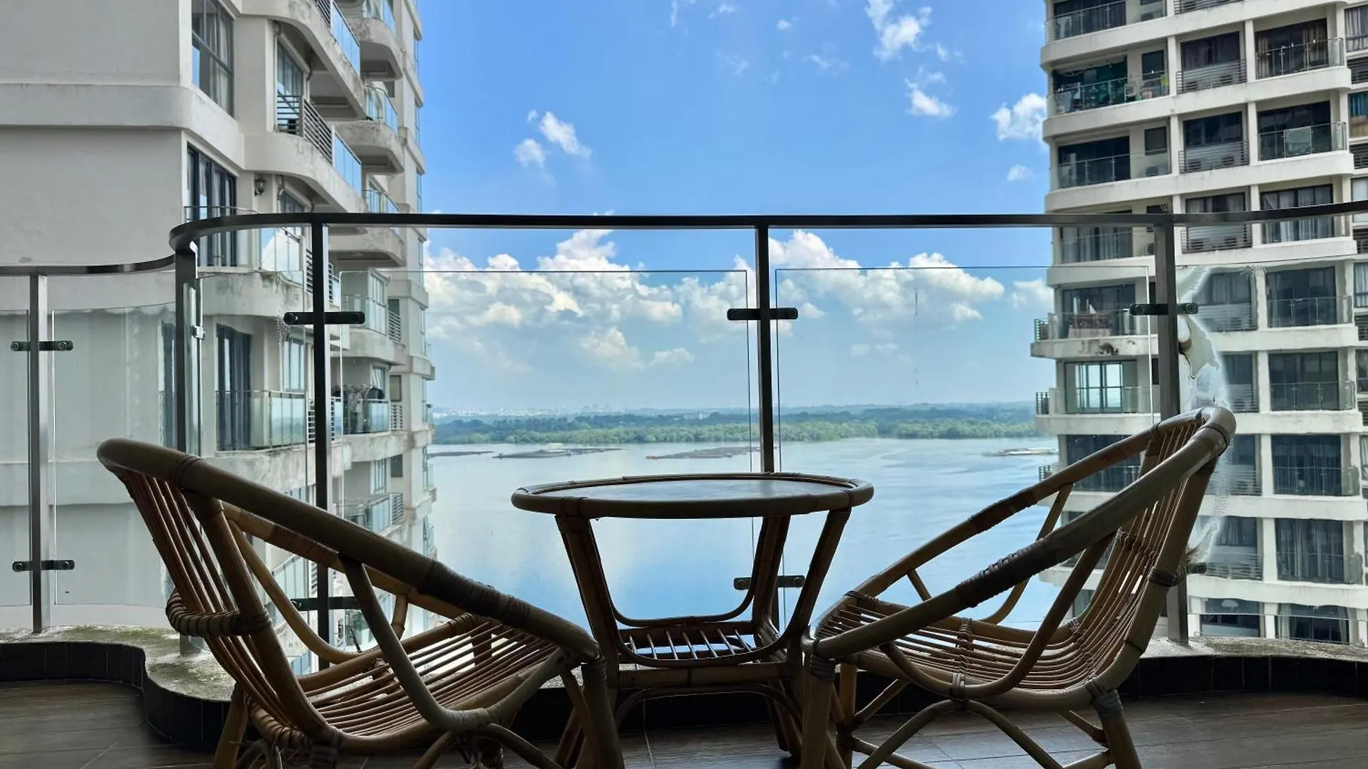 Country Garden Balinese Homestay @Danga Bay Johor Bahru Apartment