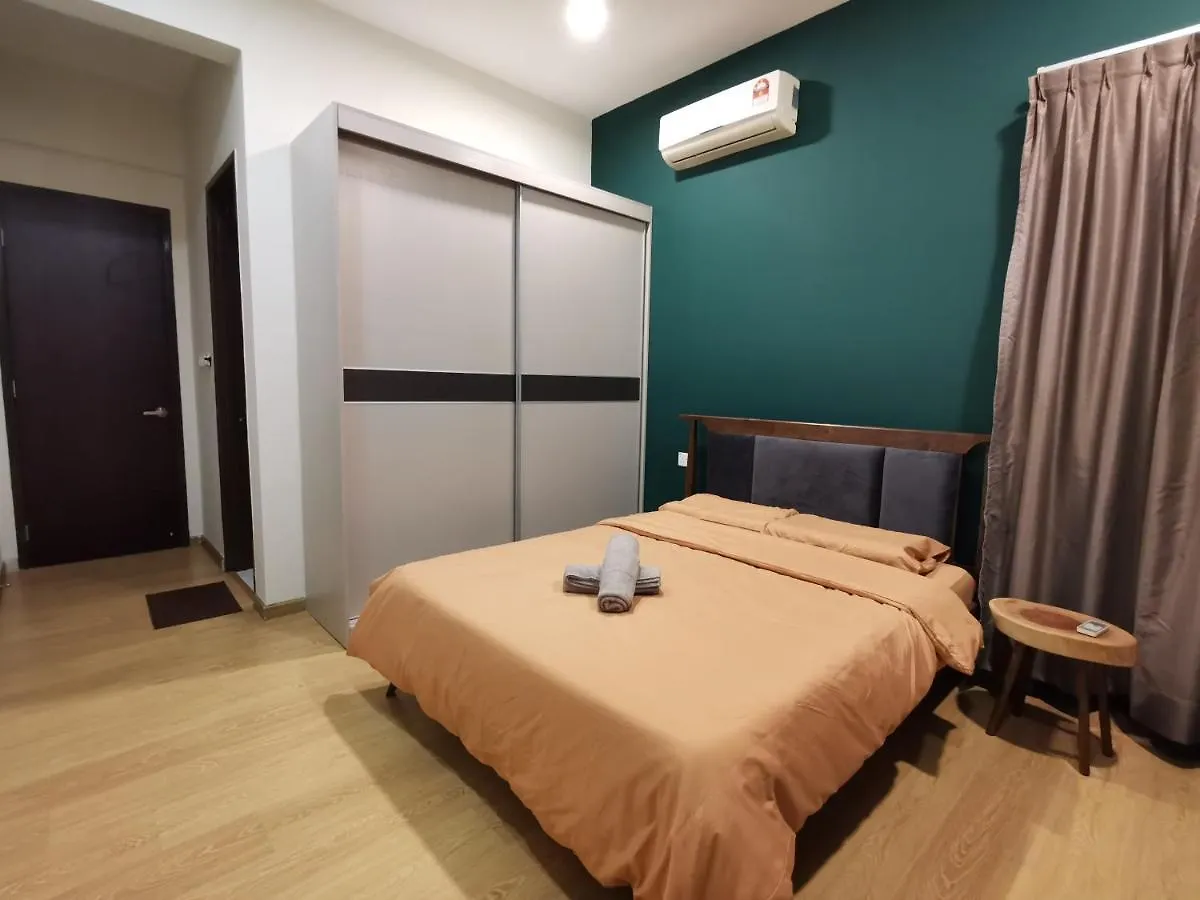 Country Garden Balinese Homestay @Danga Bay جوهر بهرو